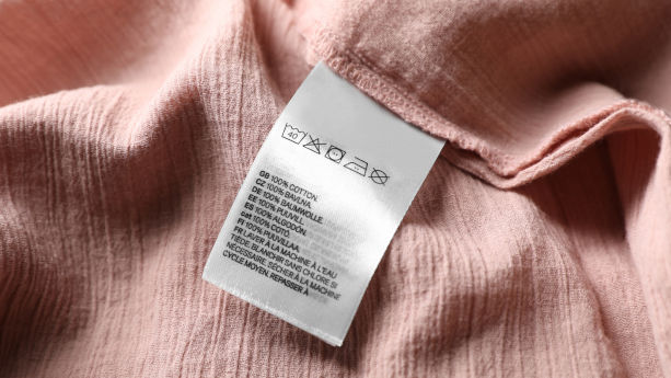 Chinese > English] Fabric and care label on an article of clothing